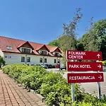 Отель Park & Fitness Club Жешув