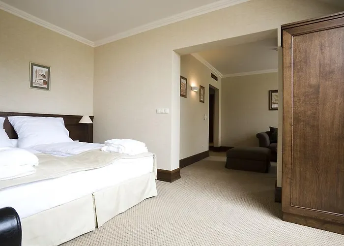 酒店 Park & Fitness Club 热舒夫